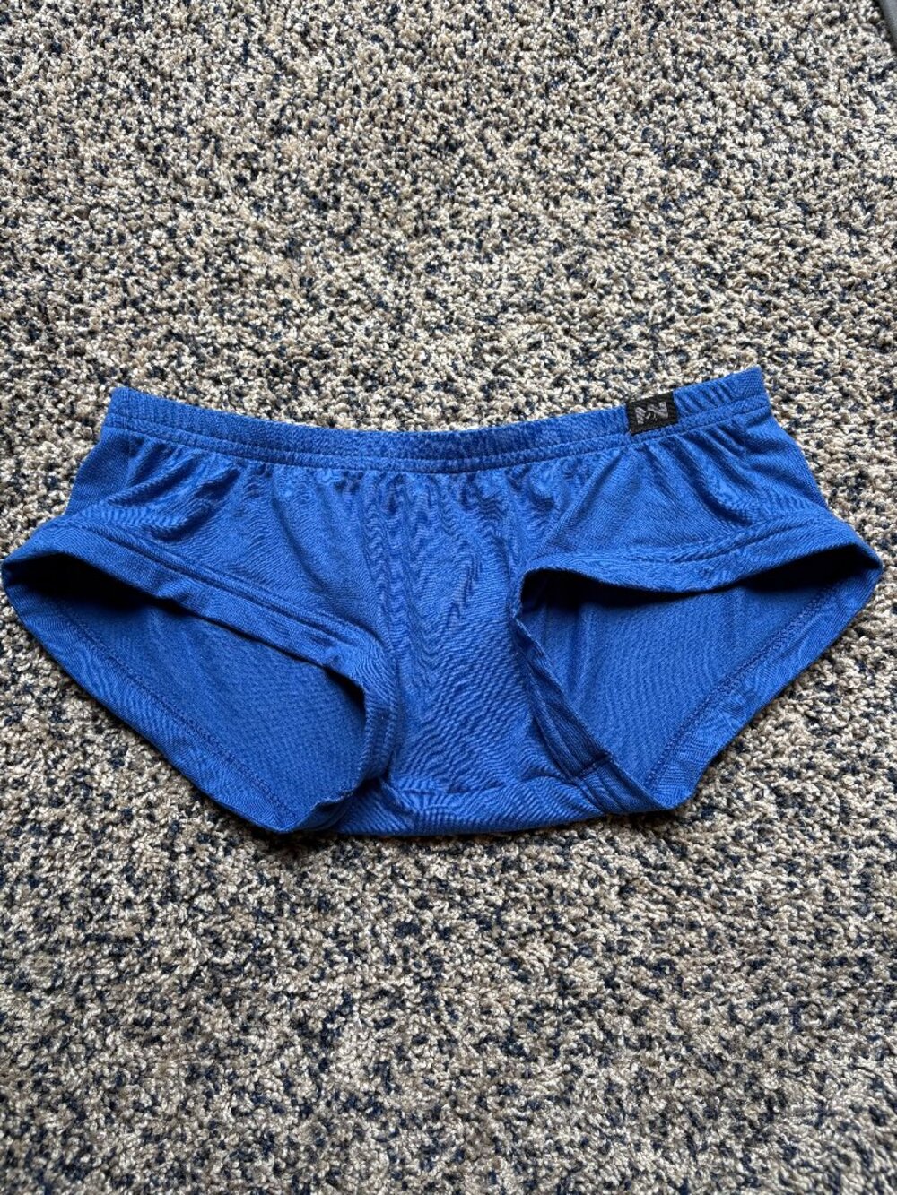 N2N Bodywear "Winter Blues" Men's Trunks - Azure, Medium, NWT - Deadstock
